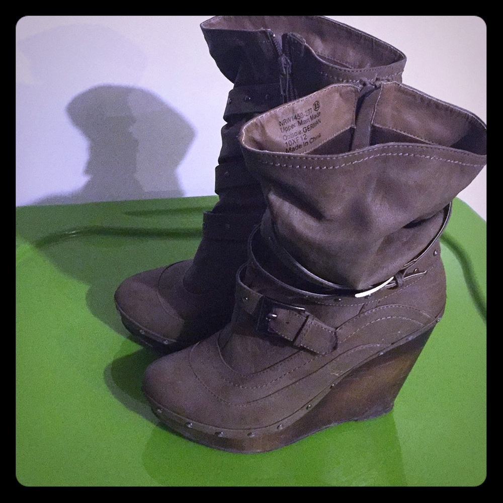 Wedge ankle boots